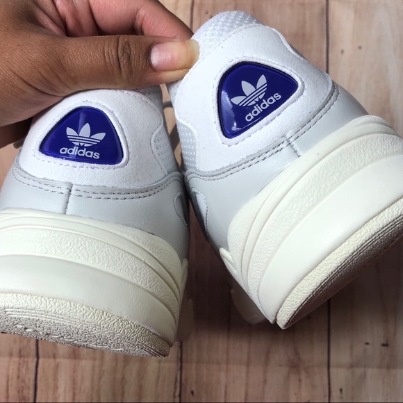 ADIDAS Yung 96 All White Sneakers Size 10.5 - Picture 4 of 6